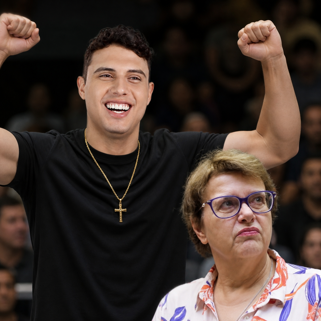 Henrique com apoiadores em ato de campanha